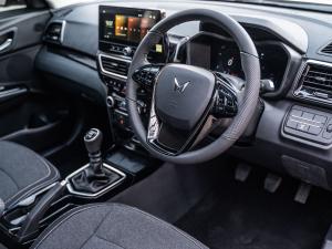 Mahindra XUV 3XO 1.2T AX5 manual - Image 22