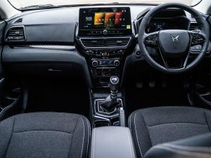 Mahindra XUV 3XO 1.2T AX5 manual - Image 25