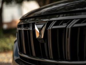 Mahindra XUV700 2.0T AX7L Black Edition - Image 8