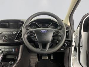 Ford Focus 1.0 Ecoboost Trend automatic 5-Door - Image 12