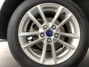 Ford Focus 1.0 Ecoboost Trend automatic 5-Door - Image 17