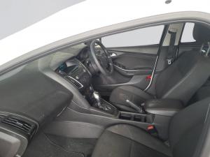 Ford Focus 1.0 Ecoboost Trend automatic 5-Door - Image 3