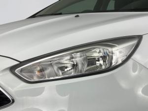 Ford Focus 1.0 Ecoboost Trend automatic 5-Door - Image 4