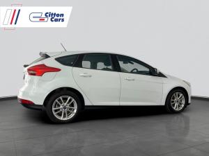 Ford Focus 1.0 Ecoboost Trend automatic 5-Door - Image 5