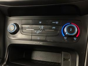 Ford Focus 1.0 Ecoboost Trend automatic 5-Door - Image 8