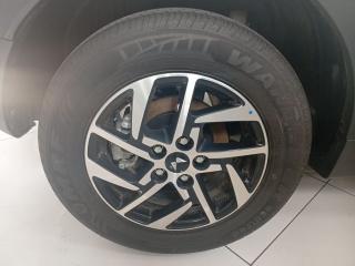 Mahindra XUV 3XO 1.2T AX5 auto