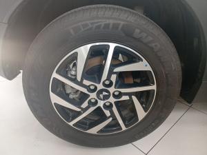 Mahindra XUV 3XO 1.2T AX5 auto - Image 2