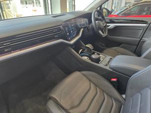 Volkswagen Touareg V6 TDI R-Line - Image 9