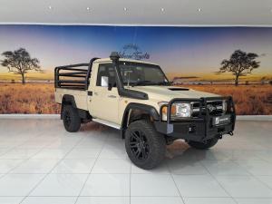 Toyota Land Cruiser 79 4.5D-4D LX V8 single cab - Image 1