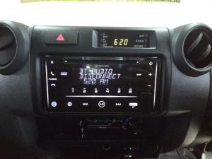 Toyota Land Cruiser 79 4.5D-4D LX V8 single cab - Image 12