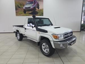 Toyota Land Cruiser 79 4.5D-4D LX V8 single cab - Image 1