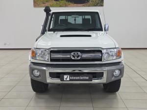 Toyota Land Cruiser 79 4.5D-4D LX V8 single cab - Image 4