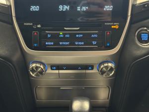 Toyota Land Cruiser 200 4.5D-4D V8 VX-R - Image 14