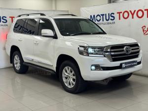 Toyota Land Cruiser 200 4.5D-4D V8 VX-R - Image 1