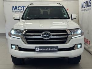Toyota Land Cruiser 200 4.5D-4D V8 VX-R - Image 4