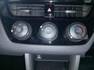 Toyota Corolla Cross 1.8 Xi - Image 12