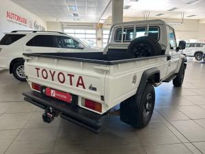 Toyota Land Cruiser 79 2.8GD-6 single cab manual - Image 2