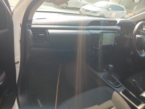 Toyota Hilux 2.4 GD-6 Raider 4X4 automaticD/C - Image 13