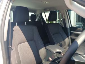 Toyota Hilux 2.4 GD-6 Raider 4X4 automaticD/C - Image 15