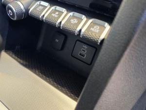 Volkswagen Amarok 2.0TDI 125KW Life automatic D/C - Image 9