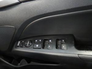 Hyundai Elantra 1.6 Executive - Image 18