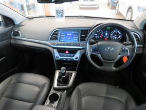 Hyundai Elantra 1.6 Executive - Image 6