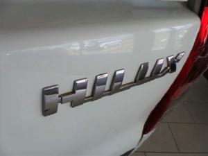 Toyota Hilux 2.0 single cab S (aircon) - Image 13