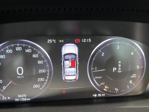 Volvo XC40 D4 AWD Momentum - Image 14