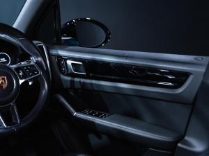 Porsche Cayenne Cayenne - Image 27