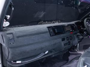 Toyota Quantum 2.7 GL 14-seater bus - Image 10