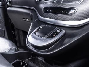 Mercedes-Benz V-Class V300d Avantgarde - Image 19