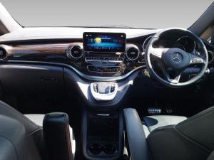 Mercedes-Benz V-Class V220d Avantgarde - Image 11