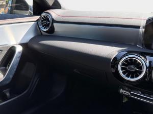 Mercedes-Benz CLA CLA200 Progressive - Image 11