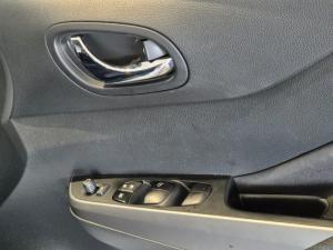 Nissan Navara 2.5DDTi double cab LE - Image 19