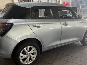 Suzuki Swift 1.2 GL+ auto - Image 3