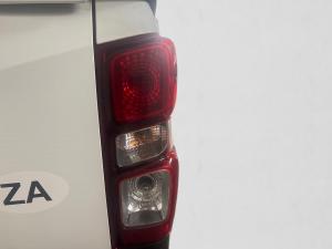 Isuzu D-Max 1.9TD double cab L 4x4 manual - Image 9