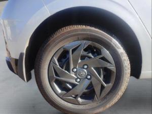 Hyundai i20 1.2 Premium - Image 9