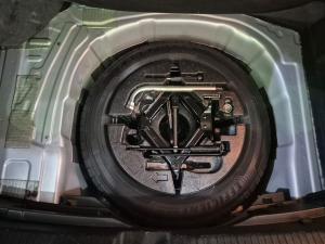 Volkswagen Polo hatch 1.0TSI Life auto - Image 13