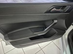 Volkswagen Polo hatch 1.0TSI Life auto - Image 25