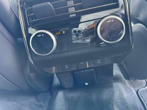 Land Rover Range Rover Sport D350 Dynamic HSE - Image 25