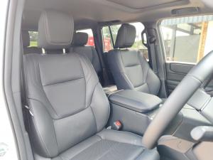 Toyota Land Cruiser Prado 2.8GD VX-R - Image 17