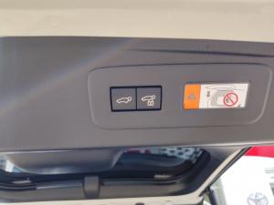 Toyota Land Cruiser Prado 2.8GD VX-R - Image 25