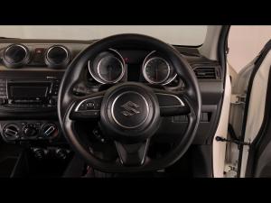 Suzuki Swift 1.2 GLX auto - Image 8