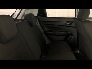 Suzuki Swift 1.2 GLX auto - Image 12