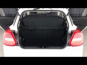 Suzuki Swift 1.2 GLX auto - Image 13