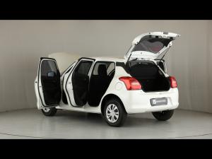 Suzuki Swift 1.2 GLX auto - Image 25