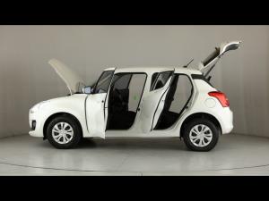 Suzuki Swift 1.2 GLX auto - Image 26