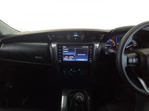 Toyota Fortuner 2.4GD-6 manual - Image 15