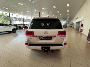 Toyota Land Cruiser 200 4.5D-4D V8 VX-R - Image 5