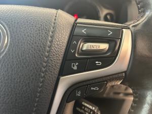 Toyota Land Cruiser 200 4.5D-4D V8 VX-R - Image 10